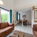 Villa In Near Sandy