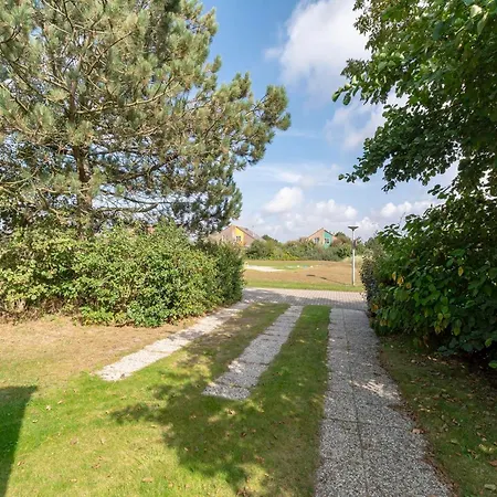 Villa Elegant Beachside With Garden Julianadorp