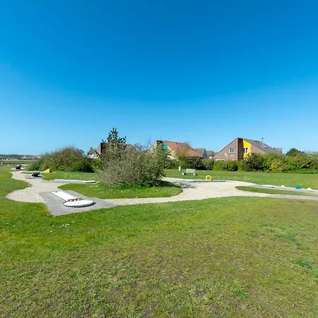 Elegant Beachside With Garden Villa Julianadorp
