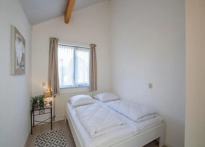 In Near Sandy Villa Julianadorp