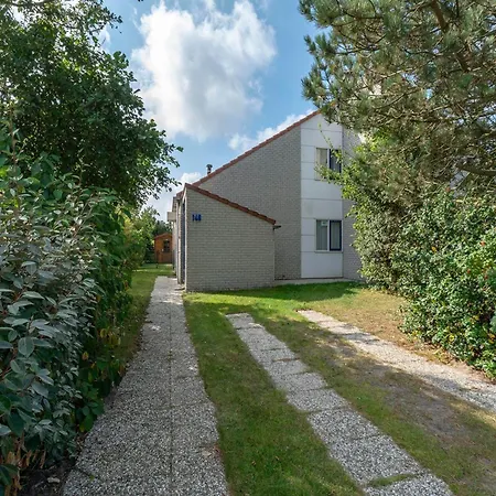 Βίλα Elegant Beachside With Garden *